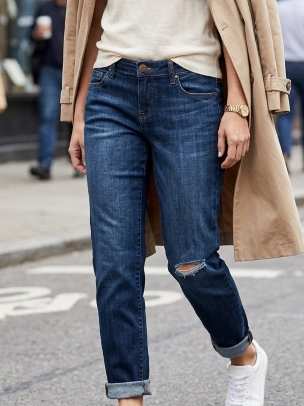 Kut from the Kloth Women's Mid Blue Boyfriend Jeans with Knee Distress